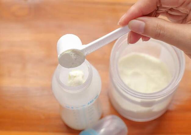 宝宝什么时候该换奶粉了 频繁更换奶粉好吗
