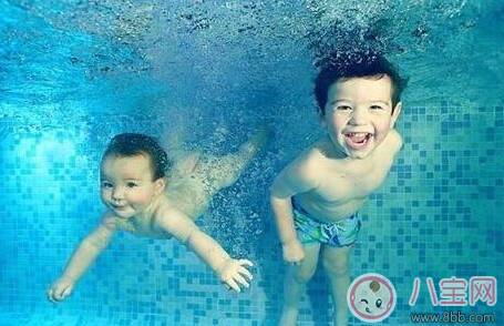 小孩子多大可以学游泳   小孩学游泳需要注意些什么吗