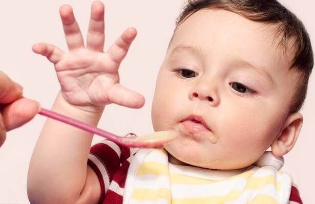 小儿长期厌食有哪些危害？如何治疗小儿厌食？