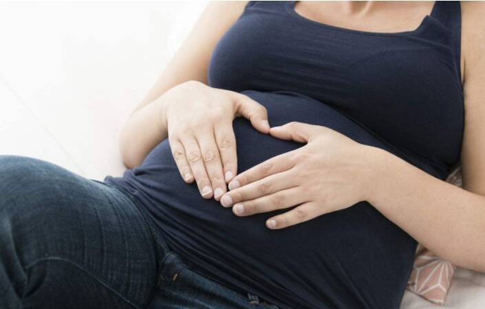 孕期什么时候摸肚子合适 孕期怎么正确摸肚子