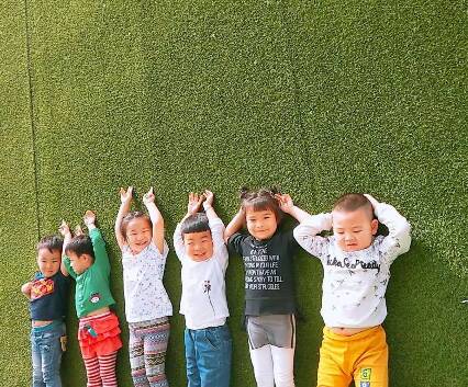 幼儿园世界微笑日活动报道 幼儿园世界微笑日新闻稿
