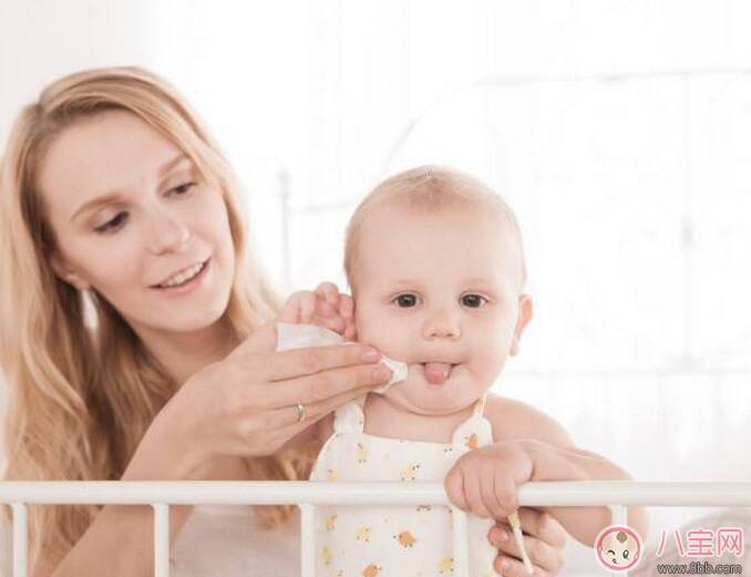 给宝宝买婴幼儿湿巾有没有必要 有什么能代替婴幼儿湿巾的方法