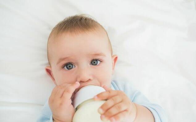 奶粉禁用进口奶源是什么情况 国产奶粉和进口奶粉有什么差异