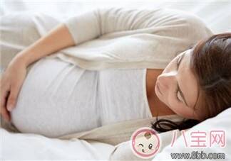 脐带绕颈和睡姿有关吗 怎样预防胎儿脐带缠绕