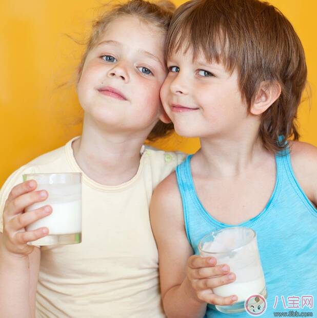 孩子多大可以喝牛奶 怎么选择适合孩子喝的牛奶