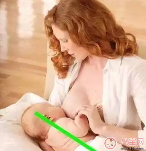 产后新生儿喂奶的正确姿势图片 顺产剖腹产后喂奶姿势图解