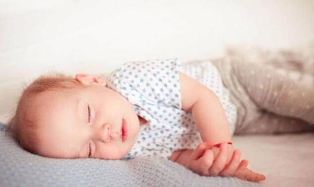 睡姿透露宝宝性格特点 宝宝各种爆笑奇葩睡姿图