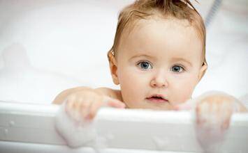 宝宝感冒可以用藿香正气水泡澡吗 宝宝感冒用什么泡澡好2022