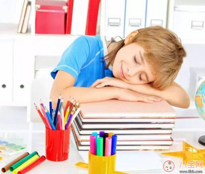 孩子上课打瞌睡怎么办 小孩上课老是喜欢打瞌睡