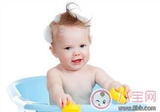 如何清洗婴幼儿的头发 不同发质的宝宝头发怎么清洗